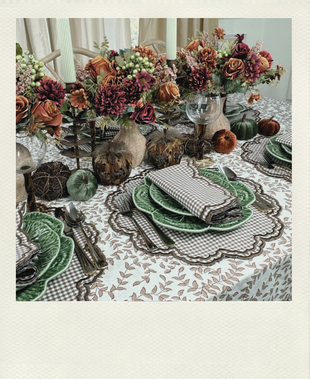 How to Create a Fall Tablescape for Holiday Hosting