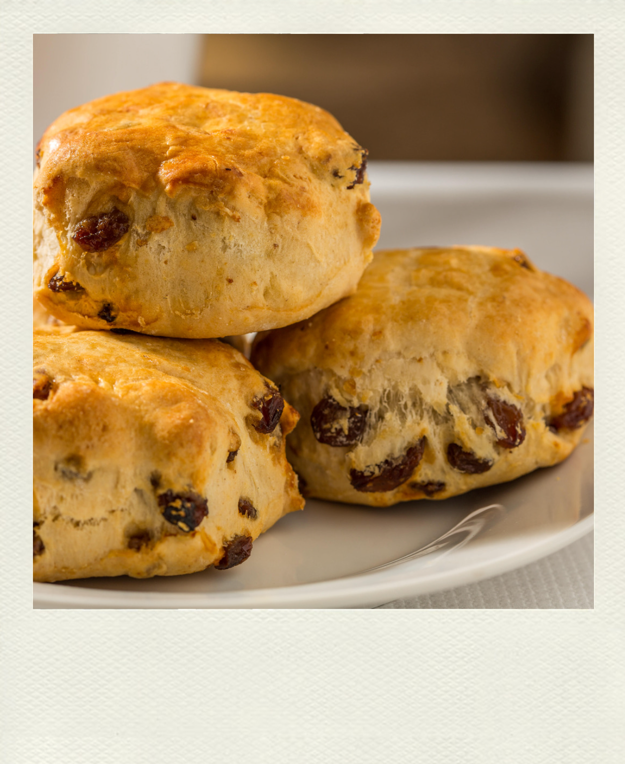 Recipe: Perfect Cream Scones with Currants