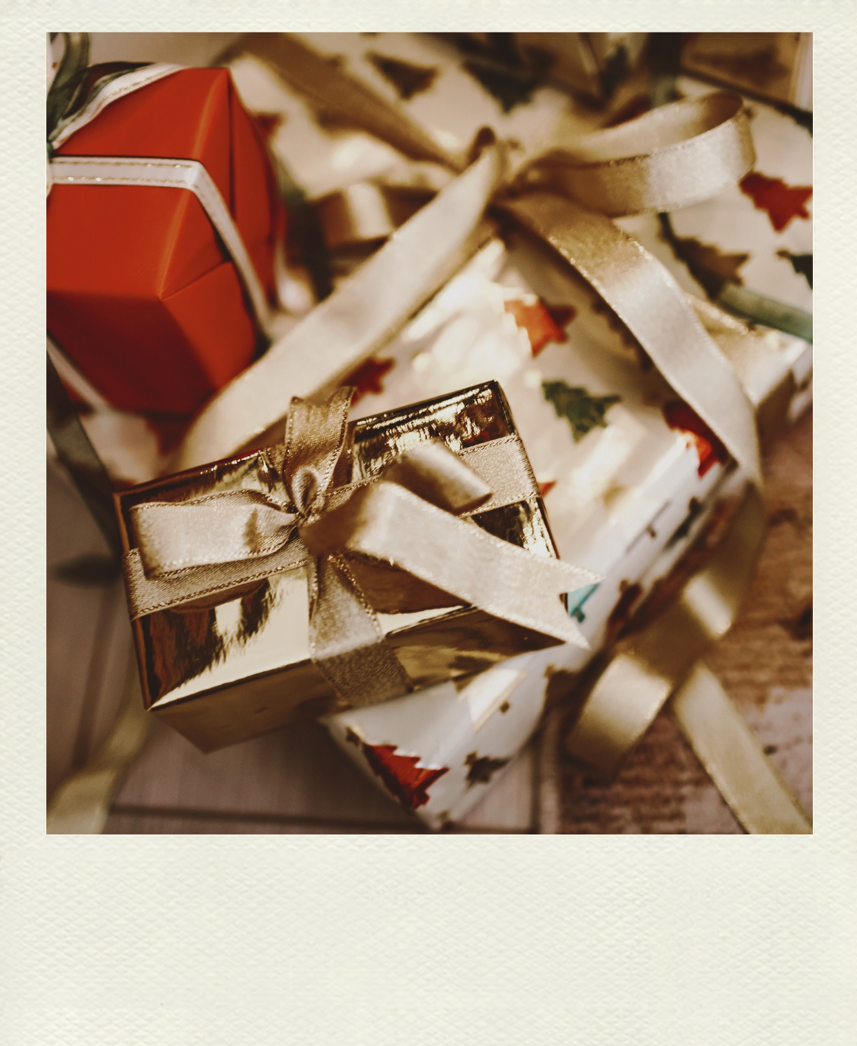 Mastering the Art of Gift Wrapping: Tips and Tricks for Beautiful Presents