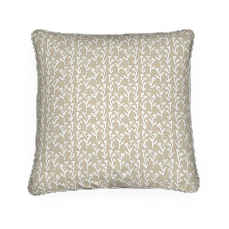 Ivy Manor Throw Pillow (Oat)