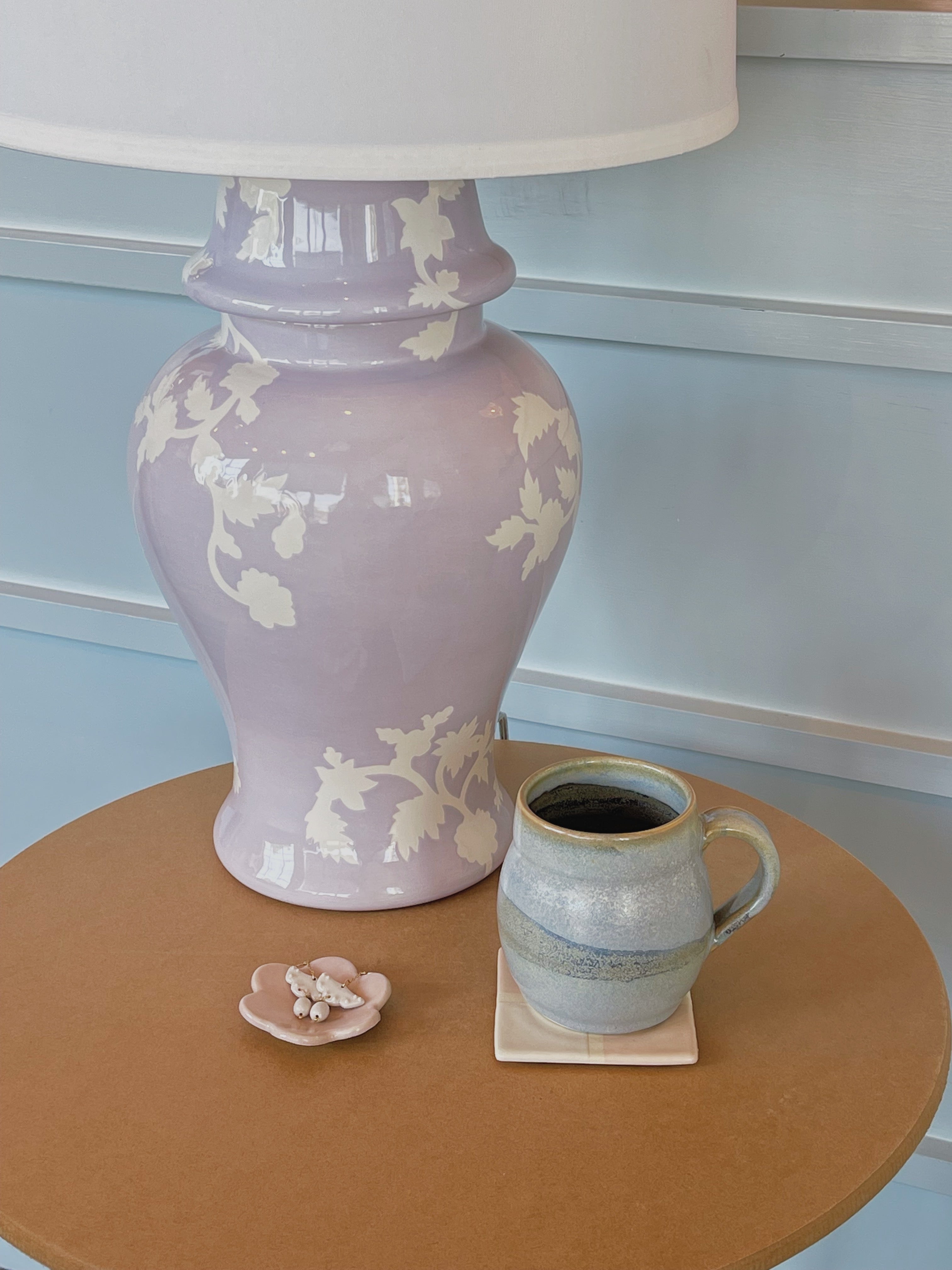 Chinoiserie Dreams Ginger Jar Lamp in Light Lavender