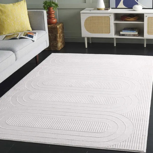 Archway Polypropylene Rug in Ivory with Oval Pattern