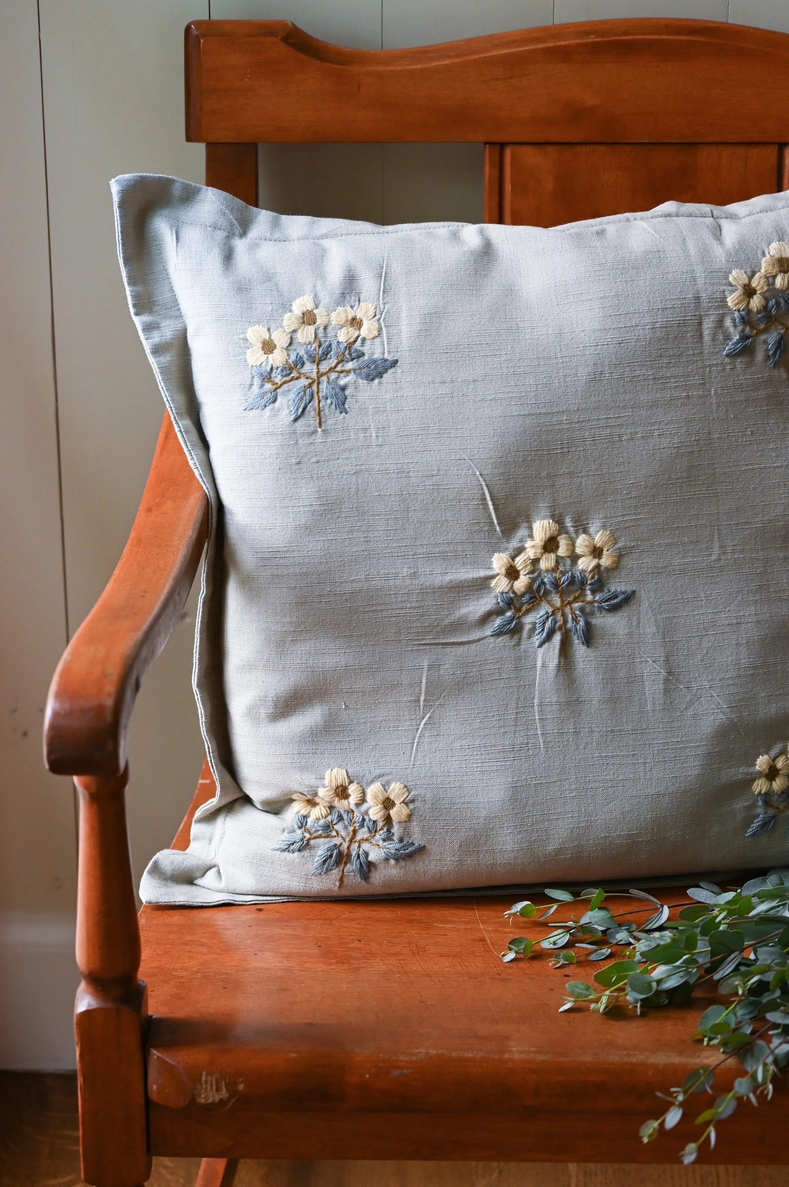 Florence Pillow (Natural)