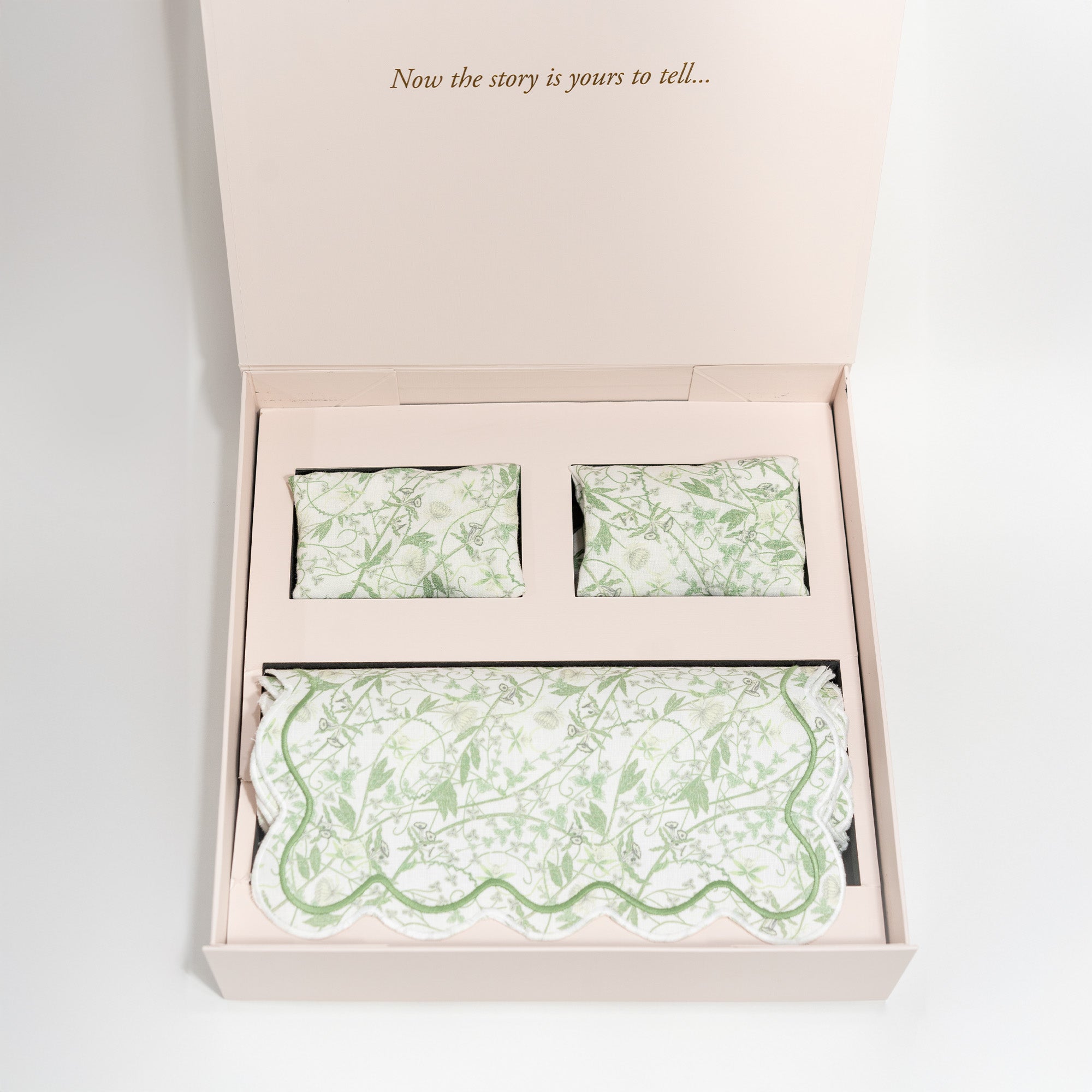 Inner Garden Society Table Linens Set