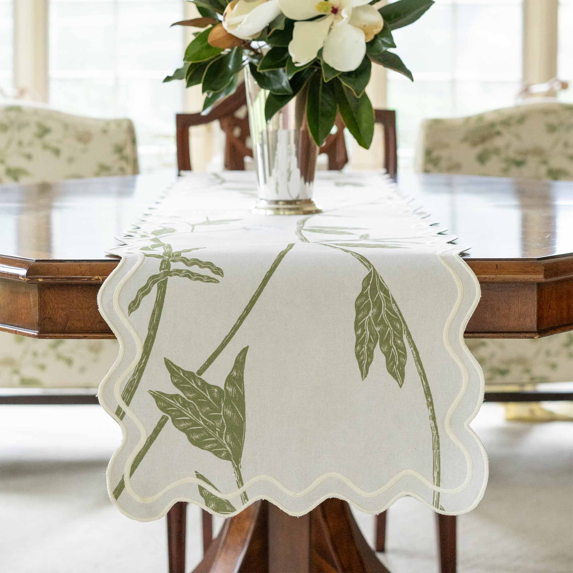 Storytime Dahlias Table Linens Set