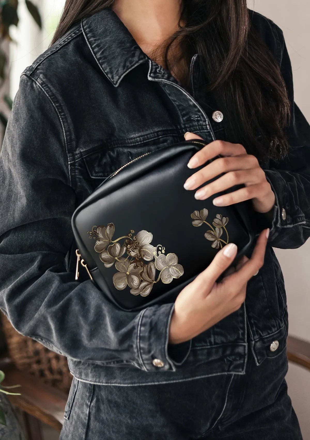 Coffee Flowers Black Pouch