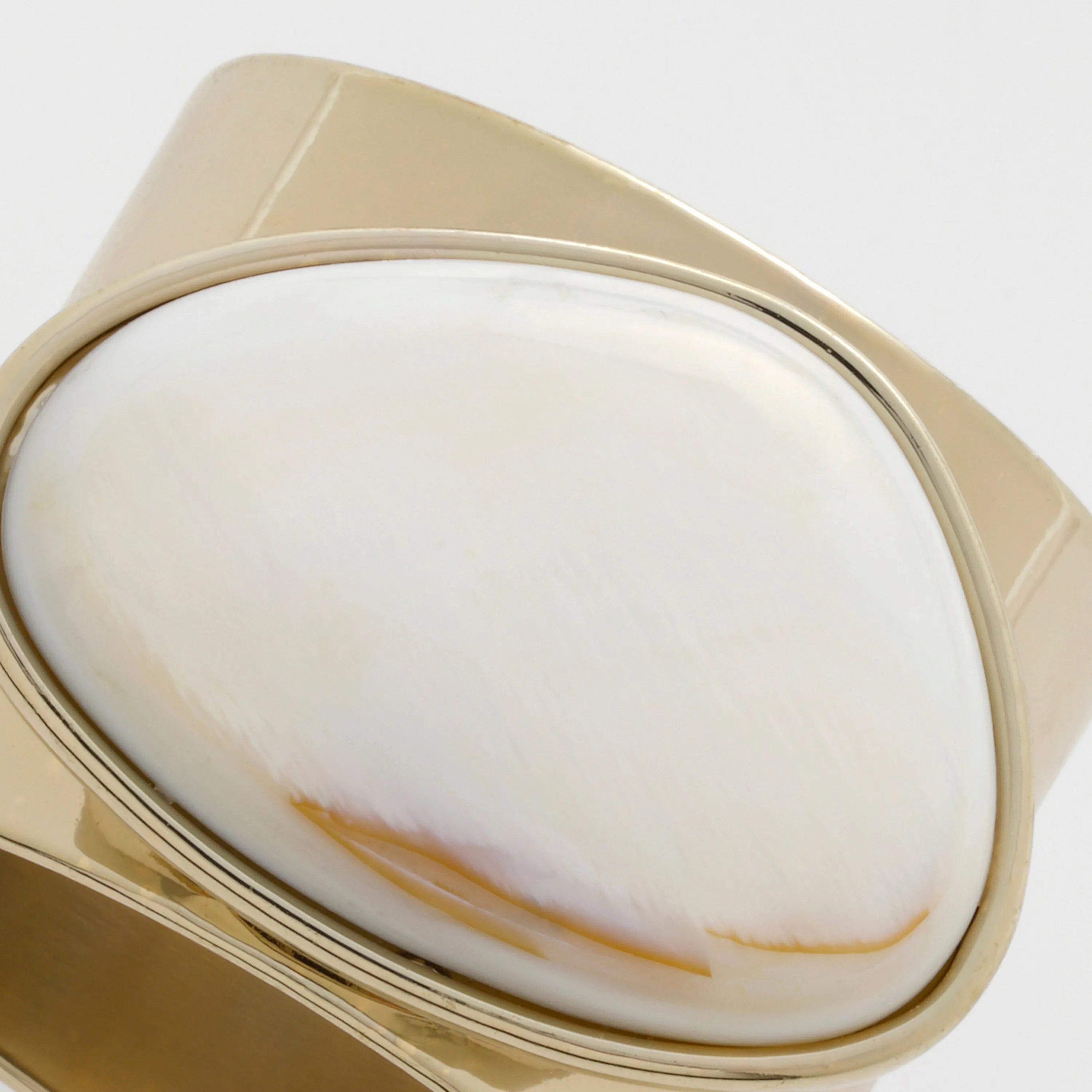 Gilt edge shell napkin rings, mother of pearl, set of two