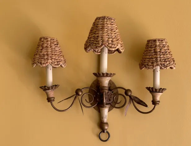 Sconce Lampshade in Water Hyacinth (Scalloped)