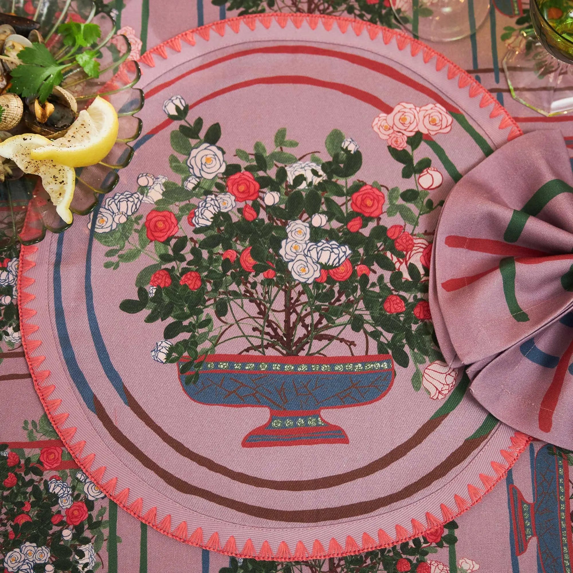 6 Round Placemats La Vie en Rose