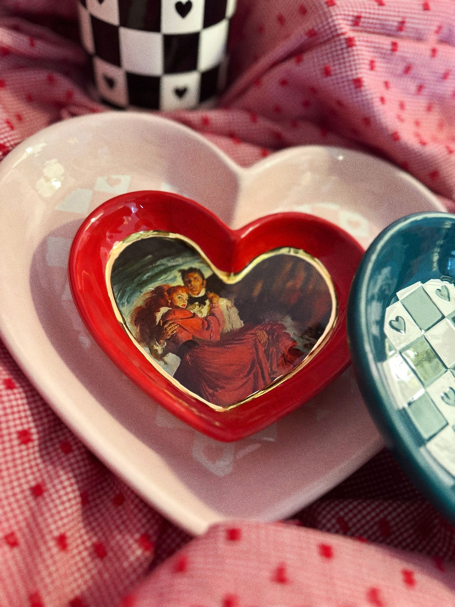 Medium Gilded Heart Dishes