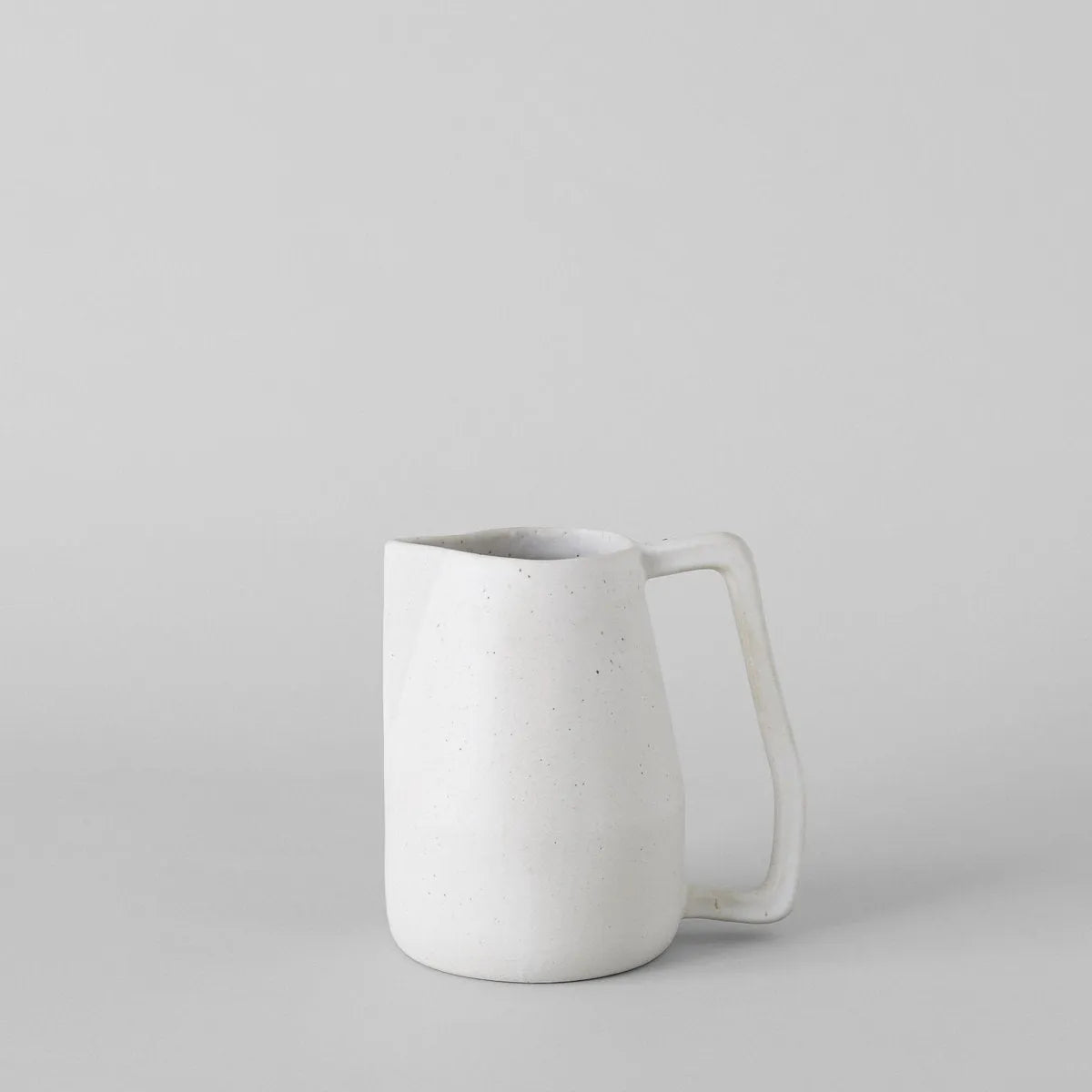 Off-White Novah Pitcher