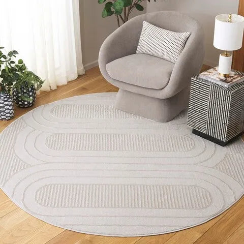 Archway Polypropylene Rug in Ivory with Oval Pattern