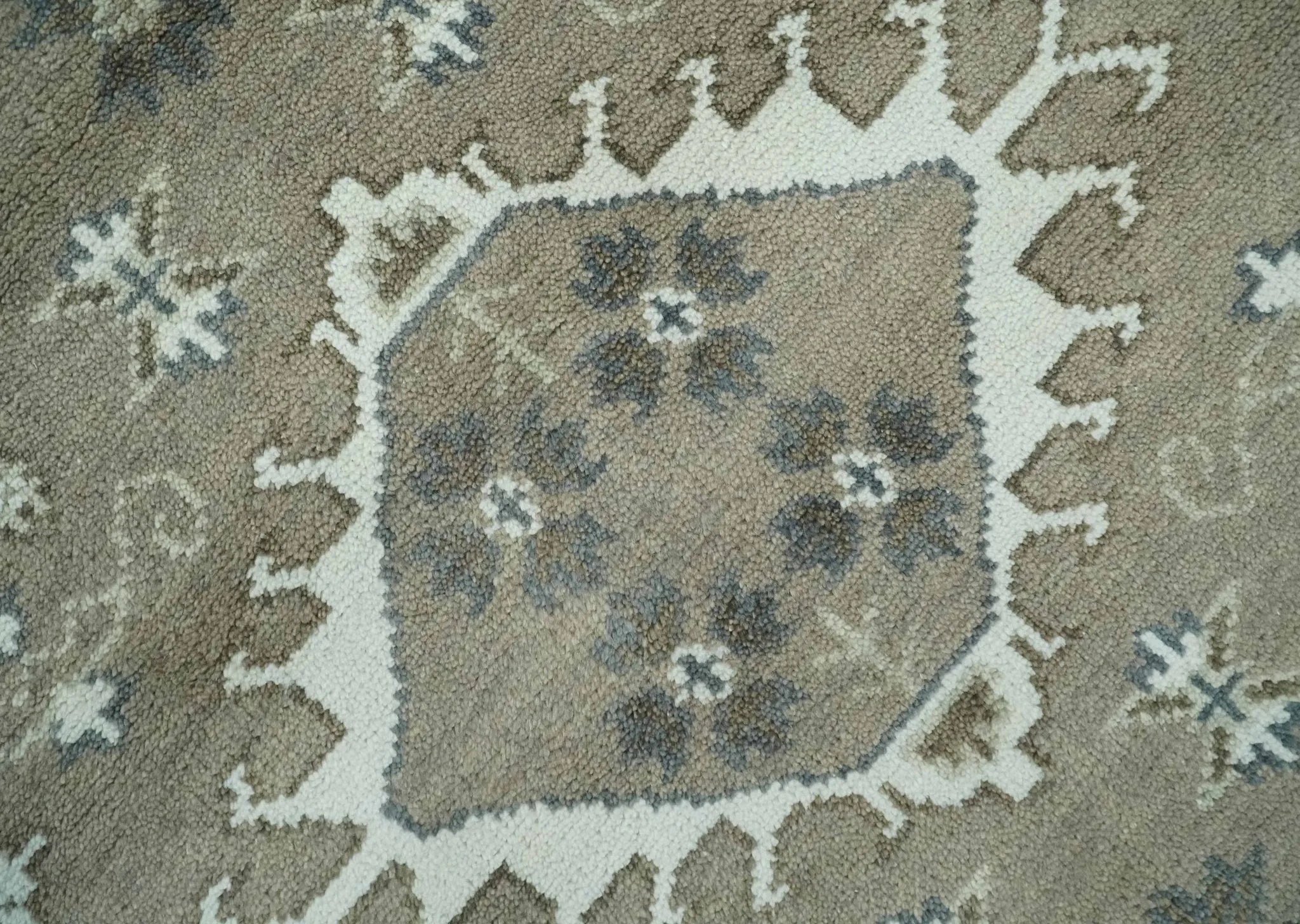 Antique look Grayish and Ivory Hand Knotted Traditional Heriz Custom Made wool Area Rug