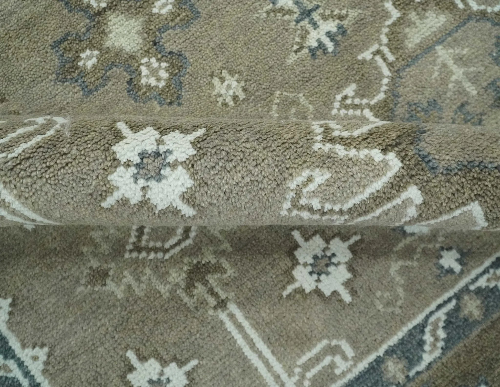 Antique look Grayish and Ivory Hand Knotted Traditional Heriz Custom Made wool Area Rug