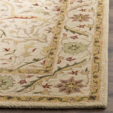 Antiquity Wool Rug in Ivory