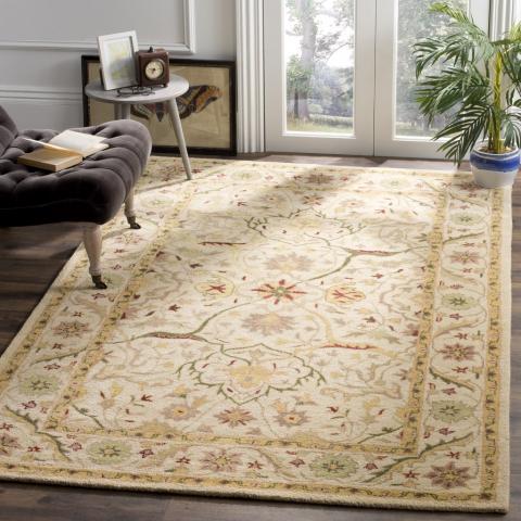 Antiquity Wool Rug in Ivory