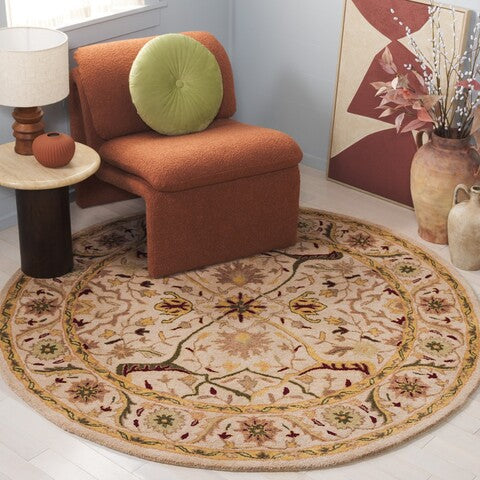 Antiquity Wool Rug in Ivory