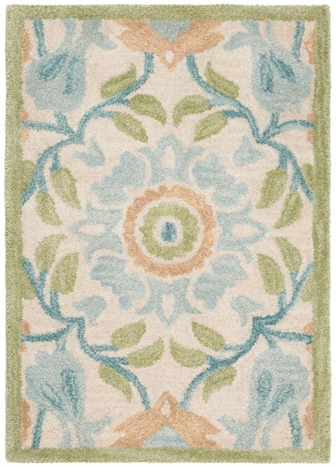 Antiquity Wool Rug in Ivory and Green