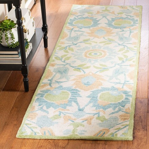 Antiquity Wool Rug in Ivory and Green