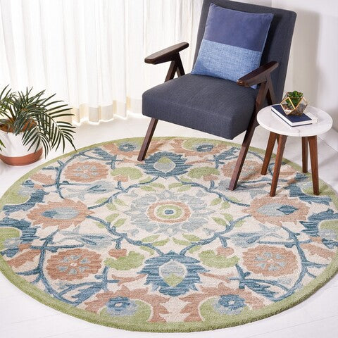 Antiquity Wool Rug in Ivory and Green