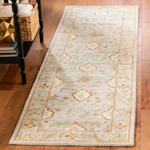 Antiquity Wool Rug in Light Gray