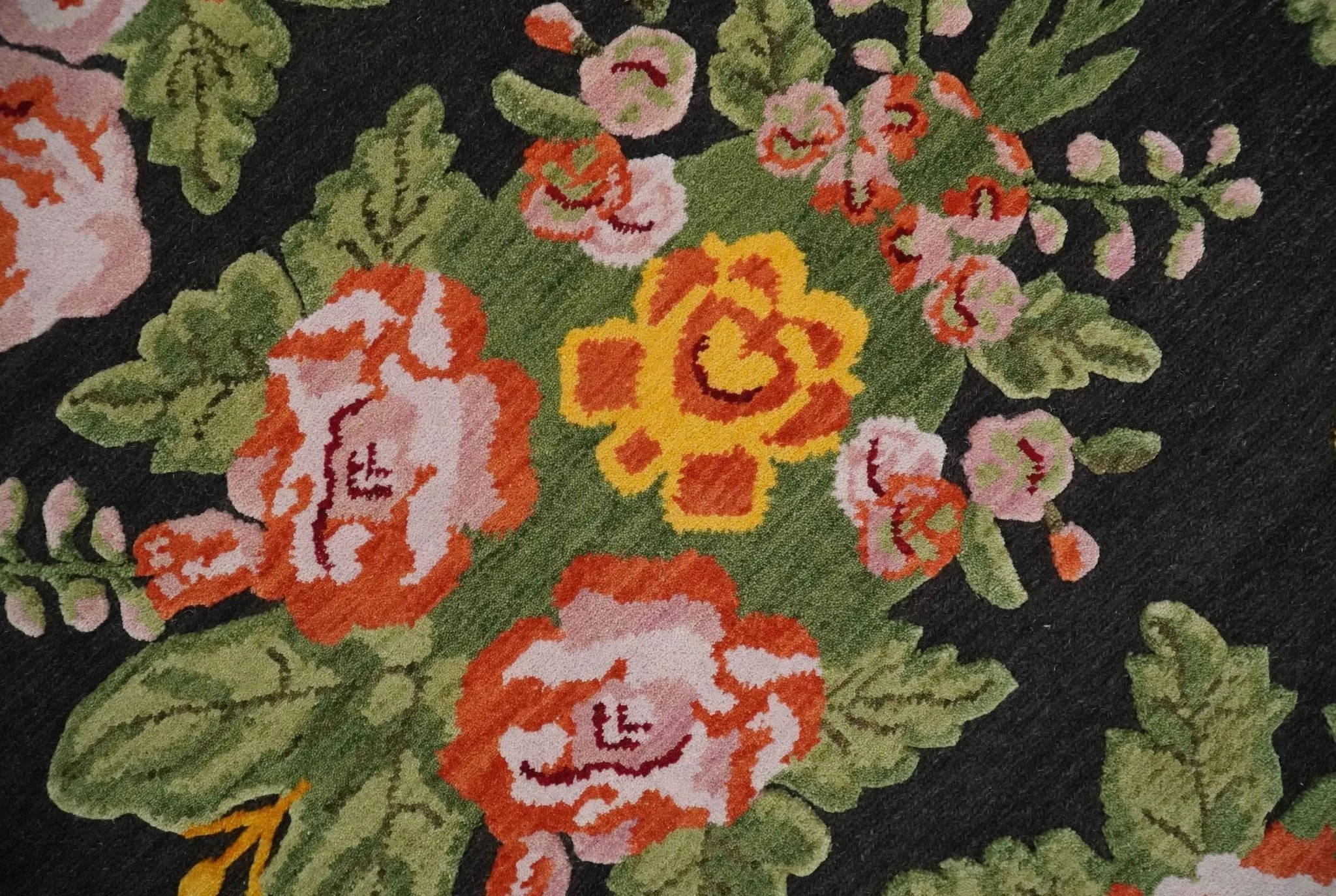 5x7 Flatwoven Soumak Black, Green, Gold and Pink Flower Wool Floral Design Rug| KNT29