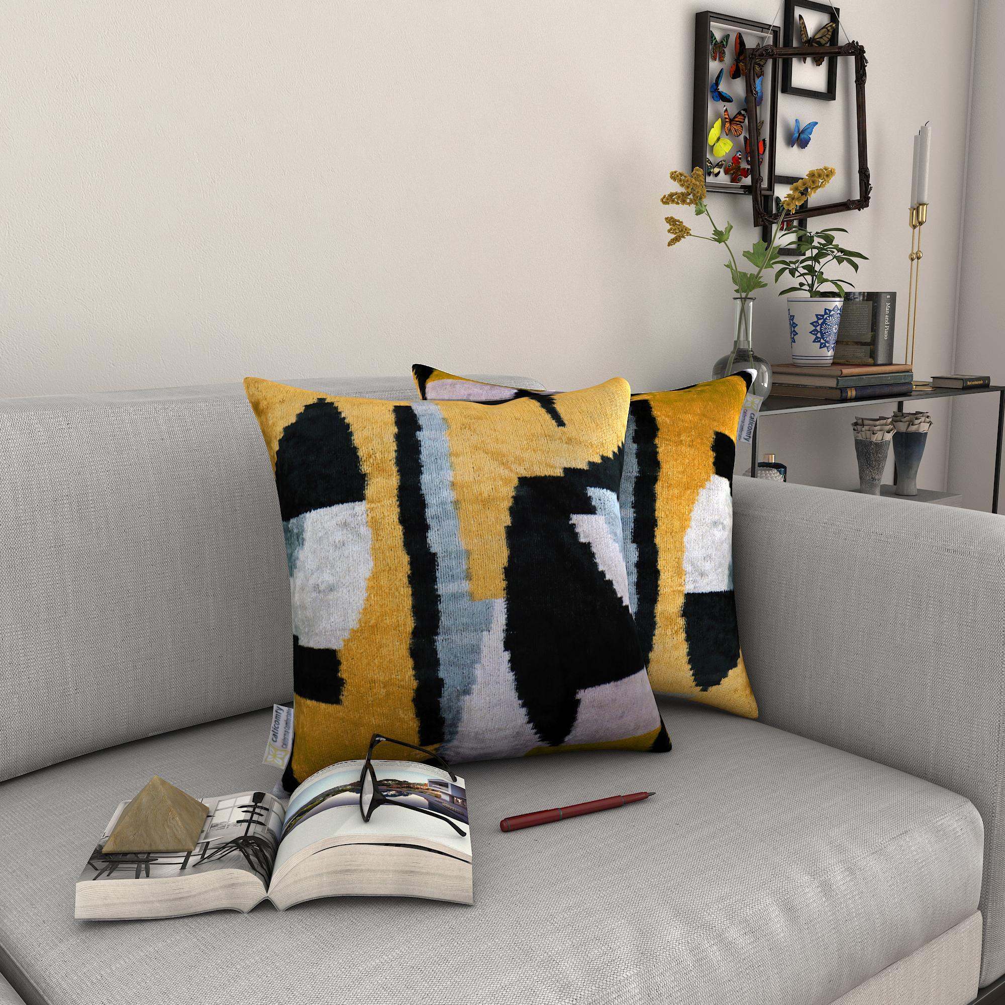 Canvello Handmade Gold Velvet Throw Pillow - 18x18