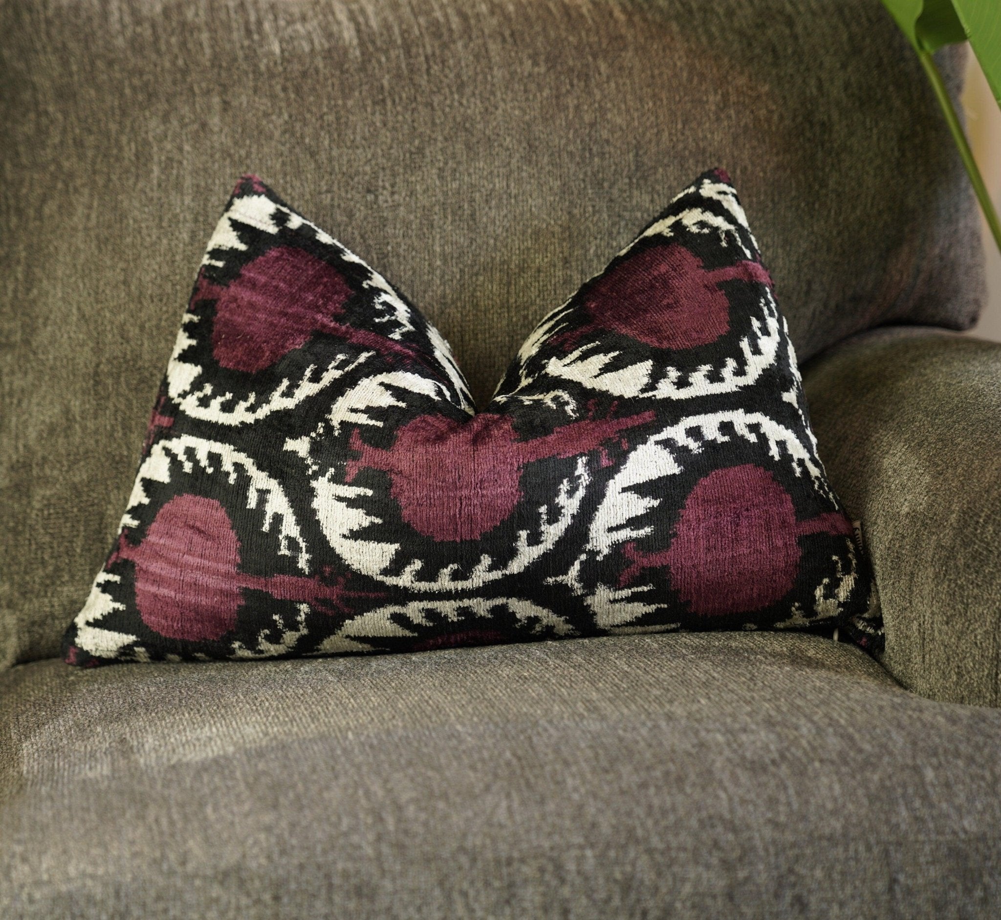 Canvello Handmade Purple Pomegranate Lumbar Pillow For Couch - 16x24 in