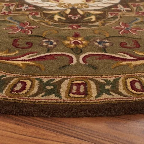 Classic Wool Rug in Beige and Olive