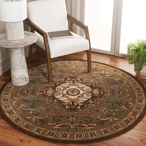 Classic Wool Rug in Beige and Olive