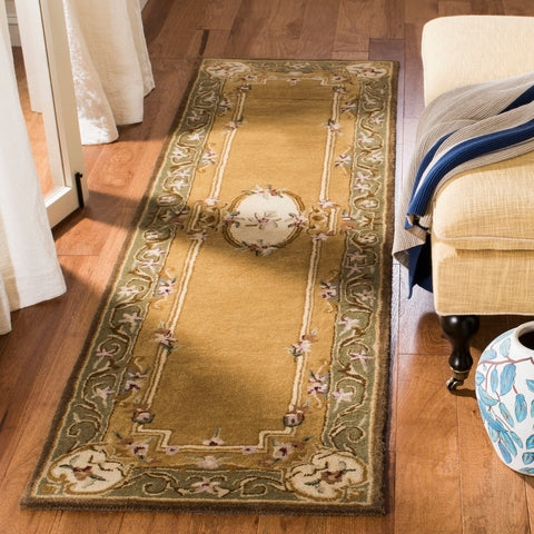 Classic Wool Rug in Light Gold and Green