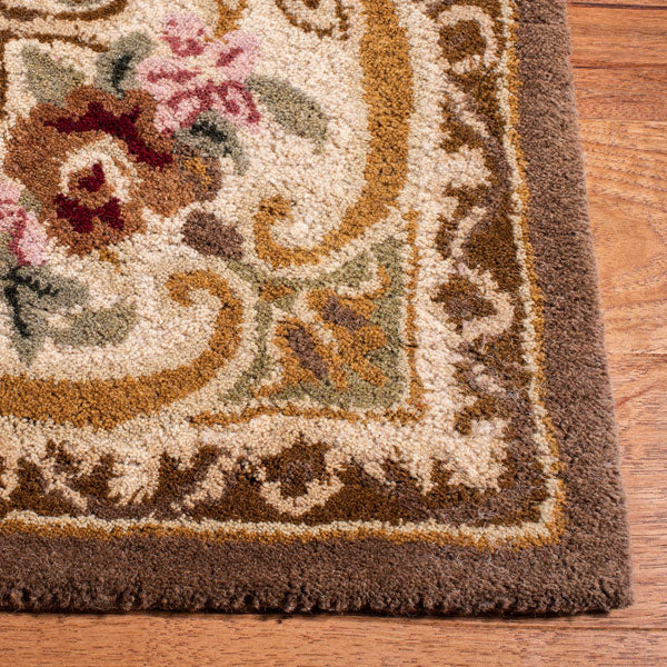 Classic Wool Rug in Light Gold and Green