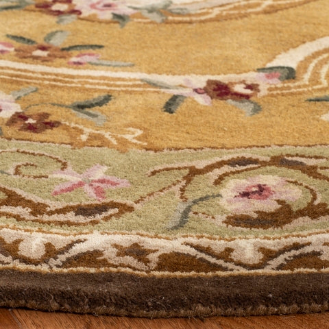 Classic Wool Rug in Light Gold and Green