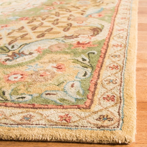 Classic Wool Rug in Taupe/Light Green