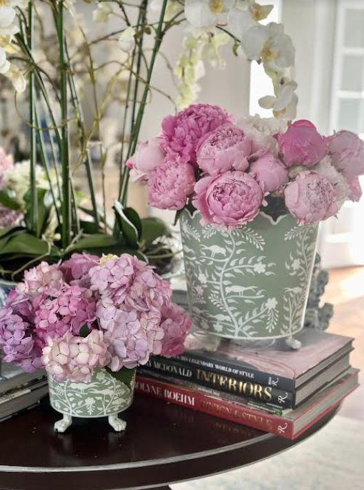 Soft Green & White Scalloped Footed Planter