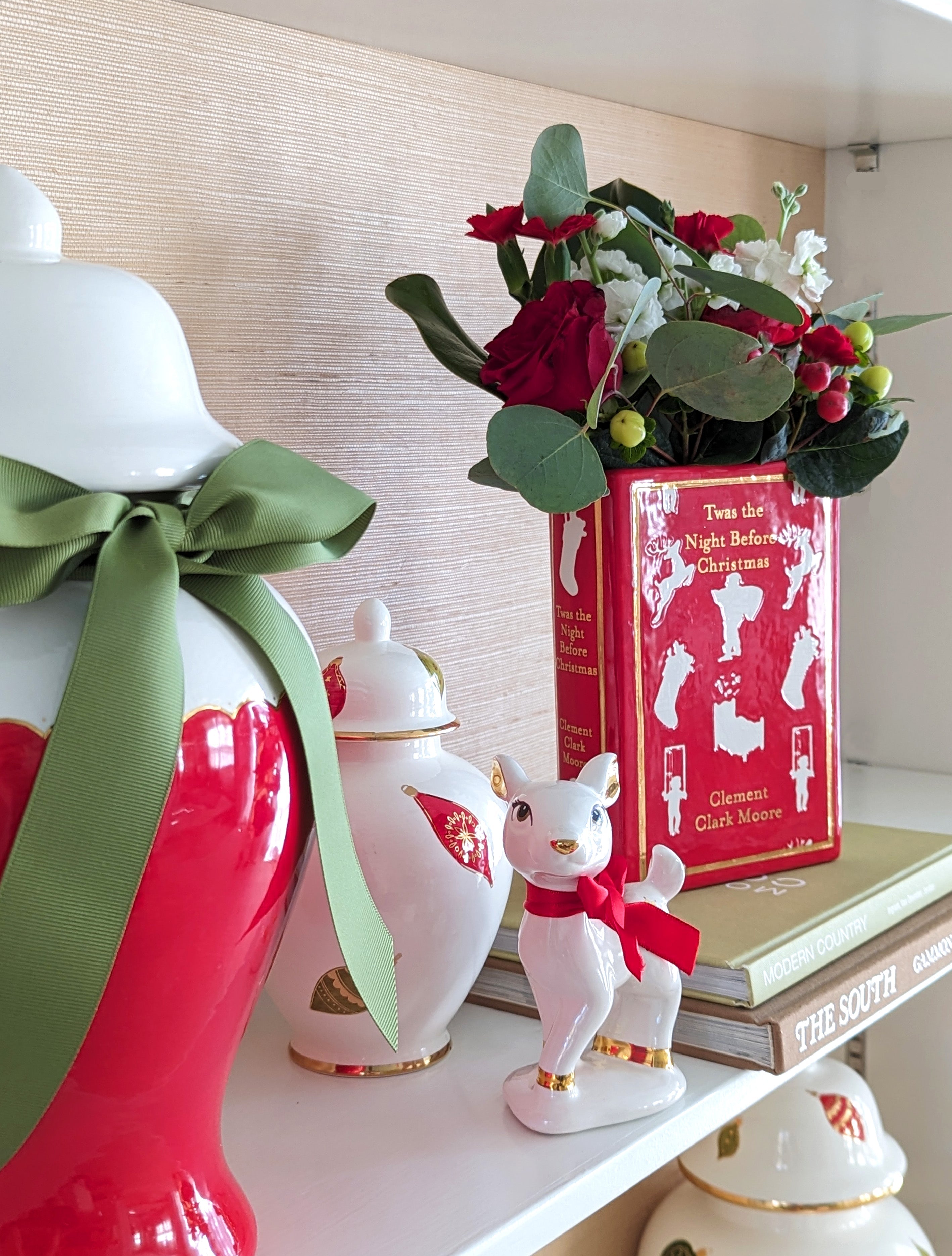 Scallop Color Block Ginger Jars in Holiday Red