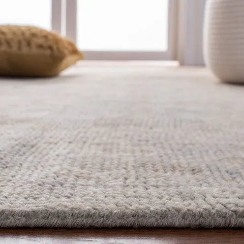 Samarkand Wool Rug in Light Gray and Beige