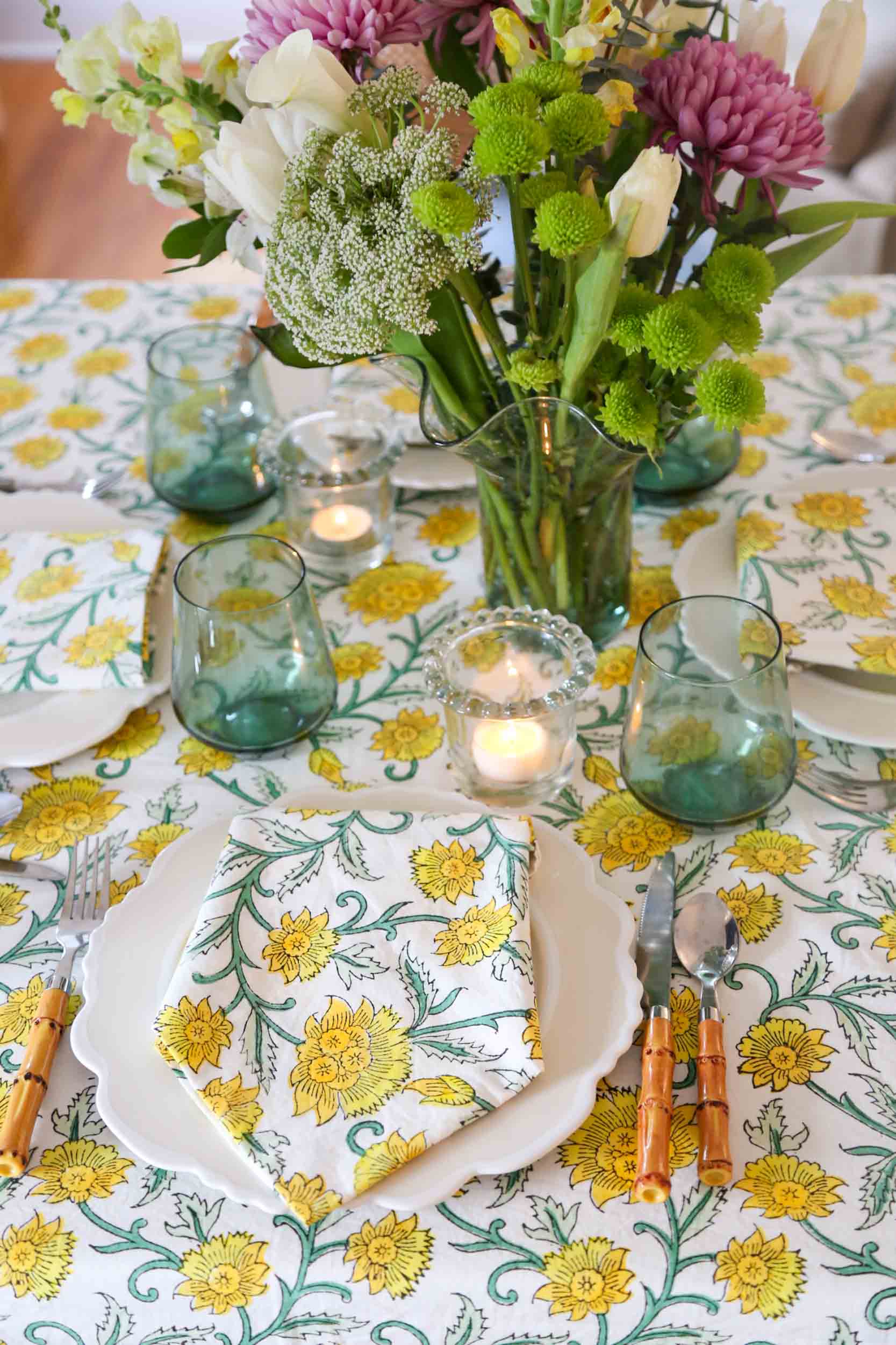 Daffodil Tablecloth